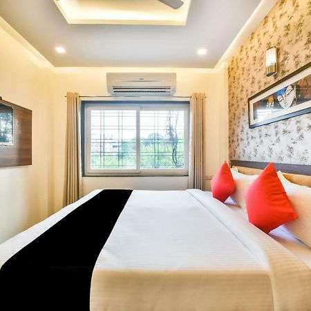Hotel Golden Feather Udajpur Exteriér fotografie