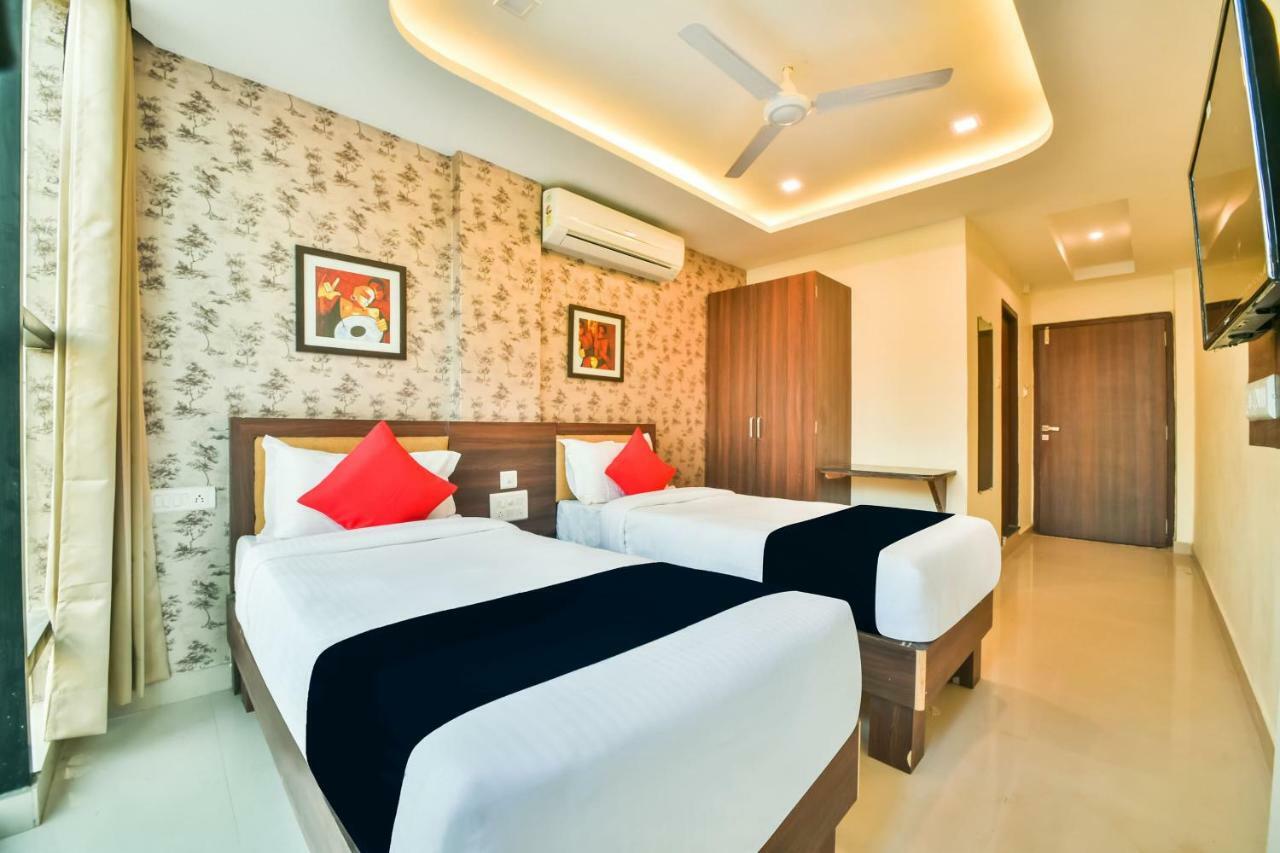 Hotel Golden Feather Udajpur Exteriér fotografie