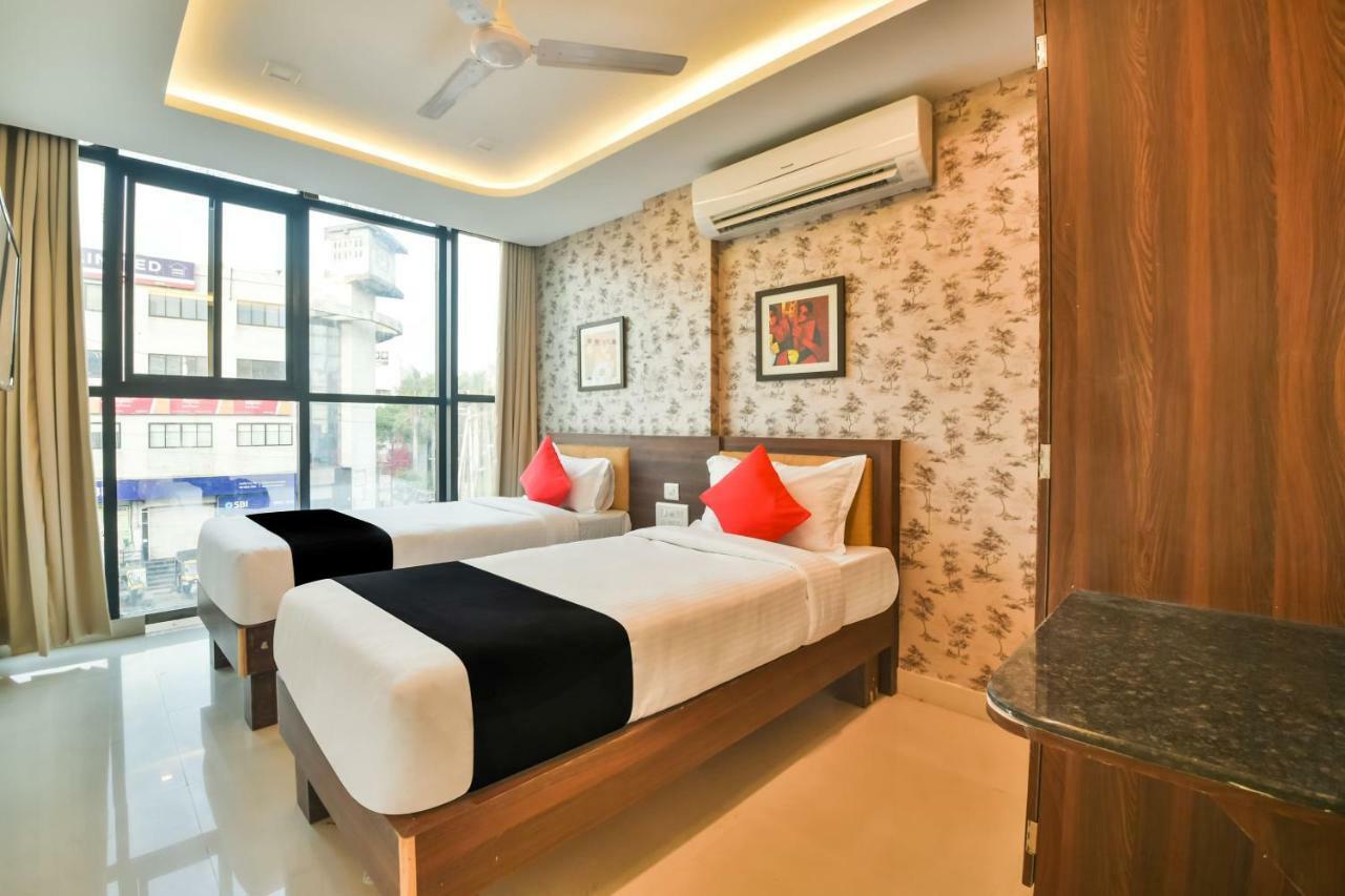 Hotel Golden Feather Udajpur Exteriér fotografie