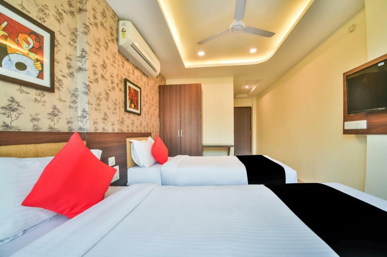 Hotel Golden Feather Udajpur Exteriér fotografie
