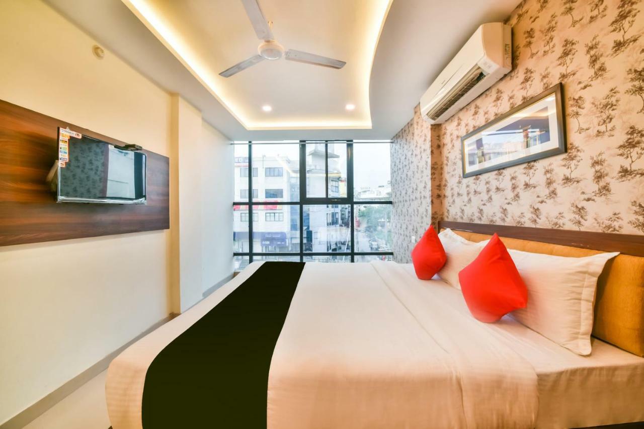 Hotel Golden Feather Udajpur Exteriér fotografie