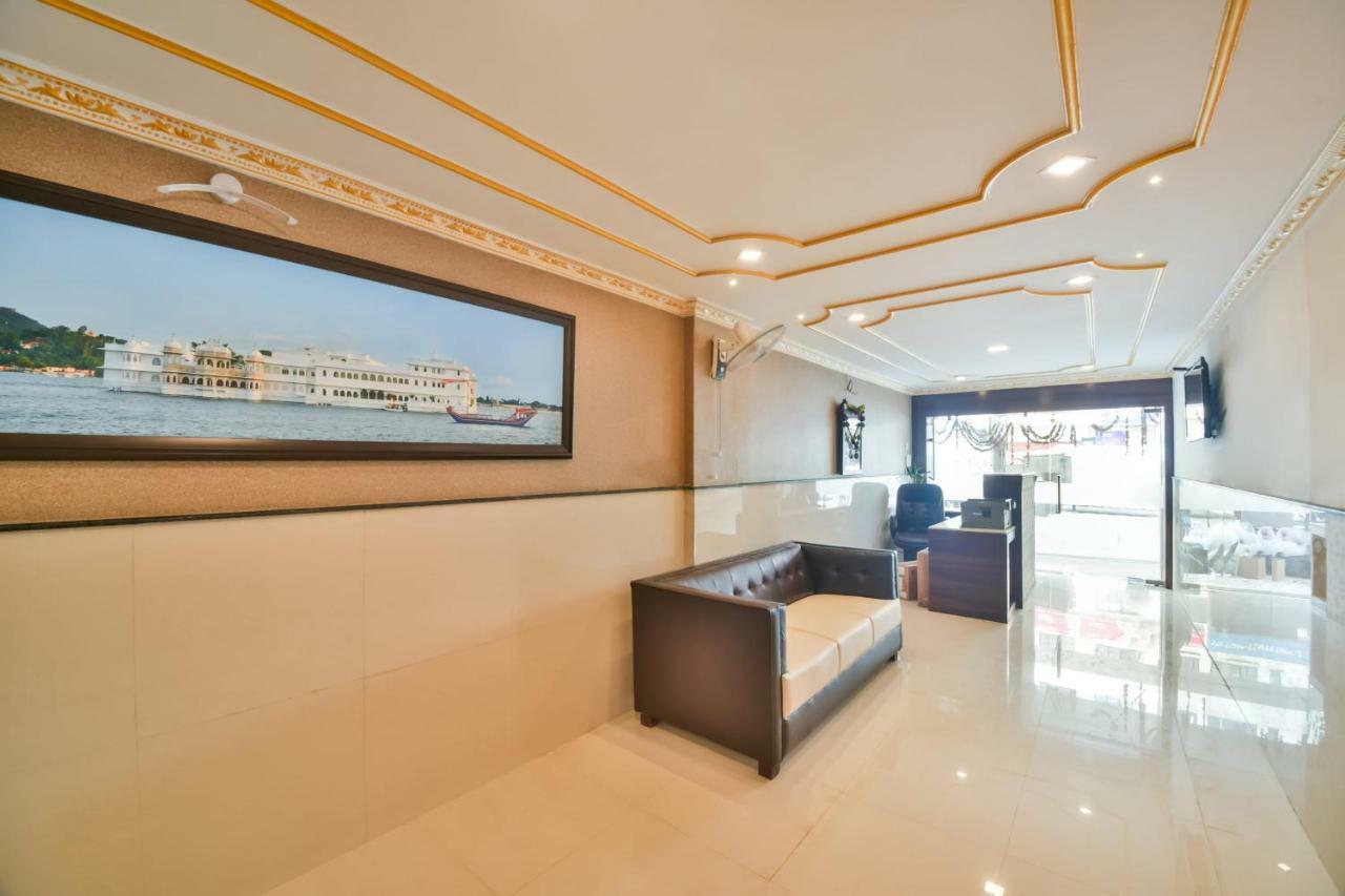 Hotel Golden Feather Udajpur Exteriér fotografie